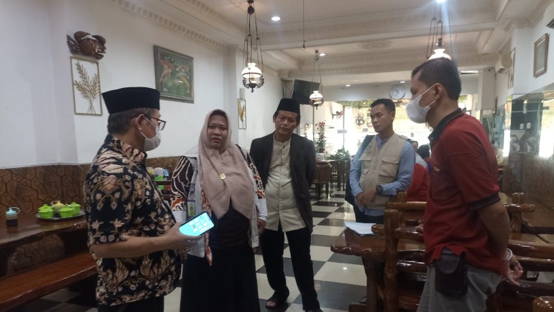 Percepat sertifikasi halal, Satgas Halal Jakarta Barat Jemput Bola Sertifikasi Halal